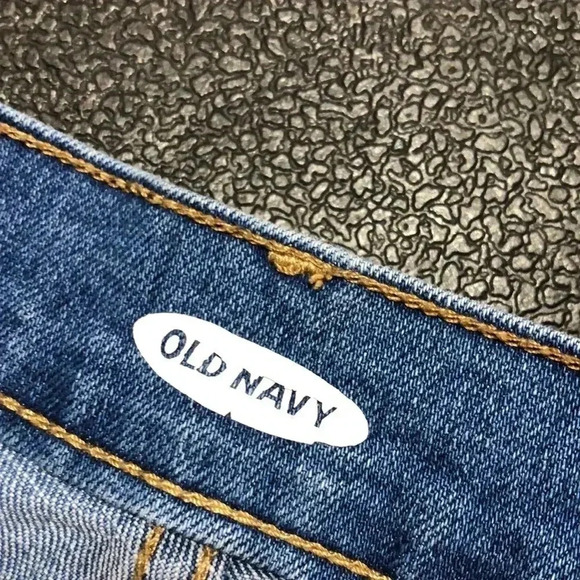 Old Navy High Rise, Cuffed, 4 pocket,belt loop denim shorts - Picture 6 of 7